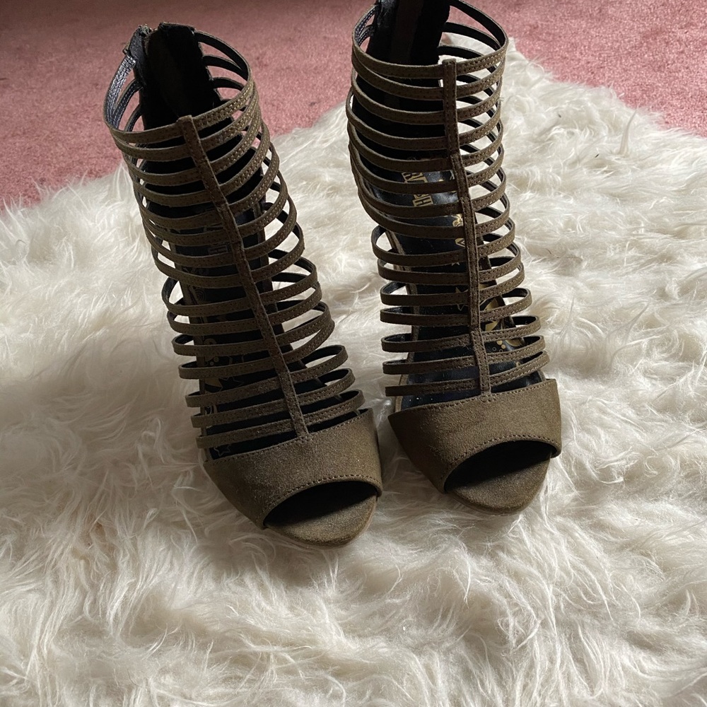 Shoes - Picture 3 of 3